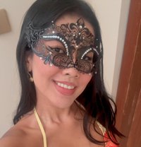 Mia - puta in London Photo 1 of 5