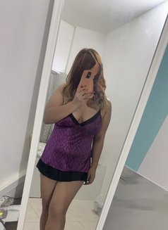 Mia - escort in Dubai Photo 3 of 3