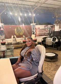 Mia - puta in Accra Photo 2 of 3