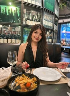 Mia independent companion - escort in Bangkok Photo 3 of 8