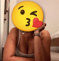 Mia - escort in Noida