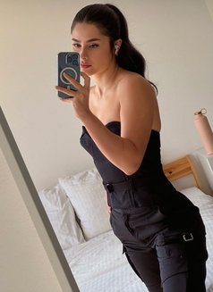 Mia - escort in İstanbul Photo 5 of 6