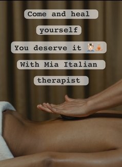 Mia Italian Therapist - Masajista in London Photo 8 of 10