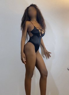 Mia - escort in Abidjan Photo 8 of 11
