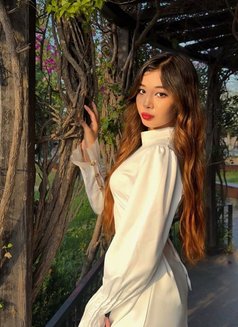 Mia - escort in Hong Kong Photo 3 of 14