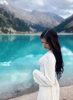 Mia - escort in Hong Kong Photo 4 of 14