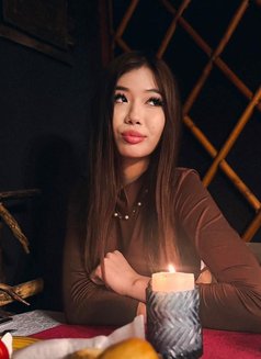 Mia - escort in Hong Kong Photo 8 of 14