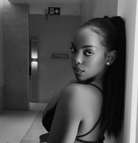 Mia - escort in Singapore