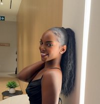 Mia - escort in Singapore