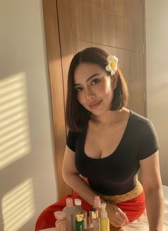 Mia Khalifa - escort in Riyadh Photo 1 of 9