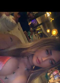 Mia Khalifaa - Transsexual escort in Bali Photo 4 of 7