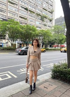 Mia is back - puta in Manila Photo 12 of 14