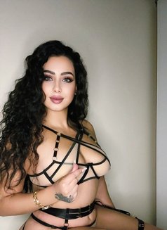 Mia - escort in Abu Dhabi Photo 1 of 6