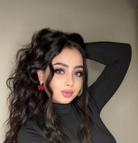 Mia - puta in Abu Dhabi