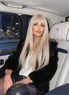 Mia - puta in Dubai Photo 5 of 6