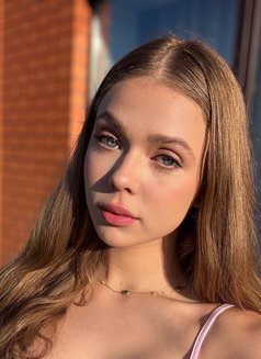 Mia - puta in Riyadh Photo 6 of 25