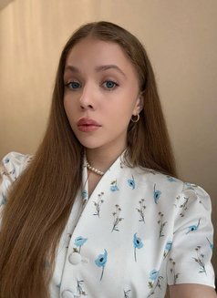 Mia - puta in Riyadh Photo 17 of 25