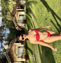 Mia Smith - masseuse in Boracay