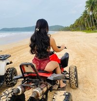 Mia Smith - masseuse in Boracay