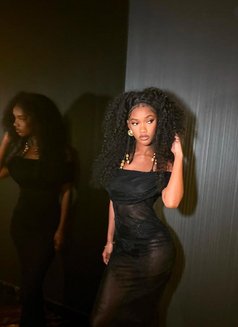 Mia - escort in Abuja Photo 2 of 4