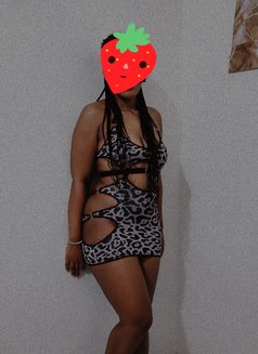 Mia - escort in Jeddah Photo 3 of 3