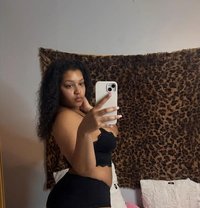 Mia - escort in Muscat