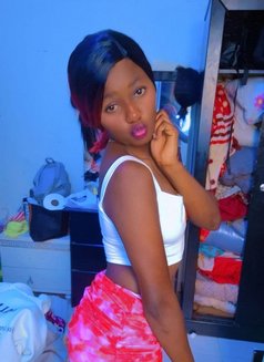 Mia - escort in Riyadh Photo 2 of 3