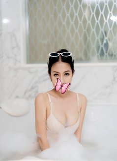 Mia, just arrived in Chaton - escort in Okinawa Island Photo 1 of 8