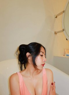 Mia, just arrived in Chaton - escort in Okinawa Island Photo 4 of 8