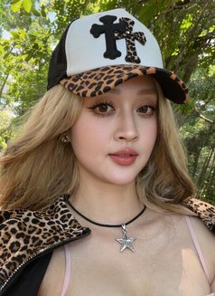 Mia - escort in Hanoi Photo 1 of 16