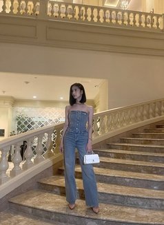 Mia - escort in Manila Photo 1 of 9