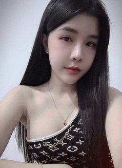 Mia - Agencia de putas in Singapore Photo 13 of 13