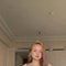 MIA- ur Busty babe in town - puta in Mumbai Photo 1 of 8