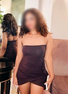 Miah Independent Meets Super Gfe - puta in Colombo Photo 3 of 14
