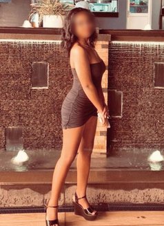 Miah Independent Meets Super Gfe - puta in Colombo Photo 9 of 14