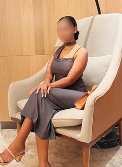 Miah Independent Meets Super Gfe - puta in Colombo Photo 14 of 14