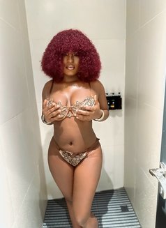 Miahlynn - escort in Abu Dhabi Photo 2 of 4
