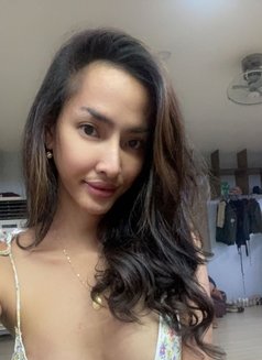 Francine ( meet and camshow ) - Transsexual escort in Manila Photo 9 of 22