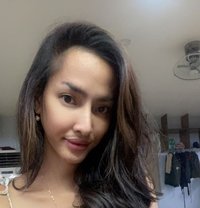 Francine ( meet and camshow ) - Transsexual escort in Manila