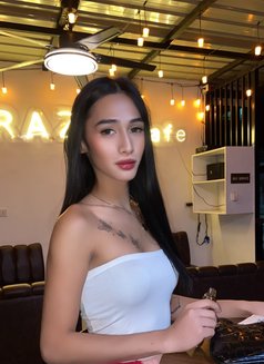 Mica - escort in Dubai Photo 4 of 6