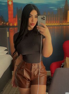 Micaella arab latina - puta in London Photo 19 of 19
