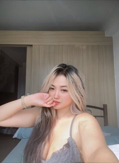 Mich - escort in Manila Photo 1 of 7