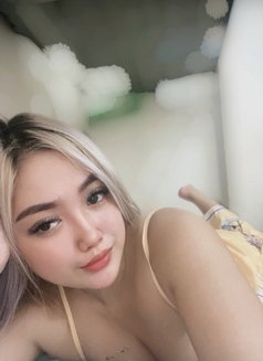 Mich - escort in Manila Photo 5 of 7