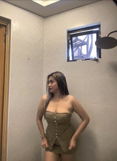 Mich - escort in Manila Photo 14 of 14