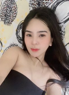 Mich Flores - Transsexual escort in Manila Photo 6 of 8