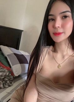 Mich Flores - Transsexual escort in Manila Photo 8 of 10