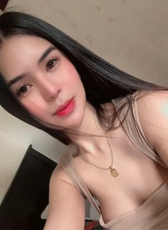 Mich Flores - Transsexual escort in Manila Photo 9 of 10