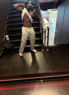 Michael - Male escort in Jeddah Photo 23 of 23