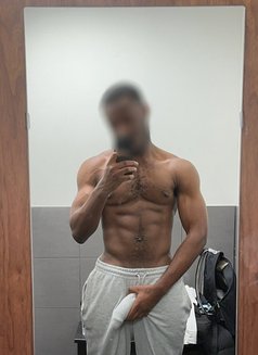 Michael - Male escort in Abu Dhabi Photo 5 of 6