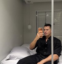 Michael Hoff for Girl / men’s and couple - Male escort in Dubai